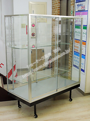 中古ガラスショーケース ショーケースの中古・不用品を高価買取りします！しっかり価値を